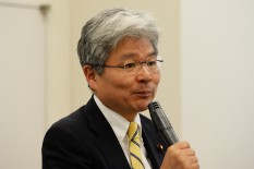 逢坂誠二衆院議員