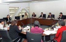 大塚代表が女性議員ネットワーク会議世話人らと意見交換